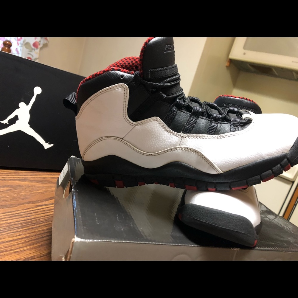 Retro 10 Chicago Bulls